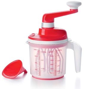 Tupperware Speedy Chef Hand Operated Mixer